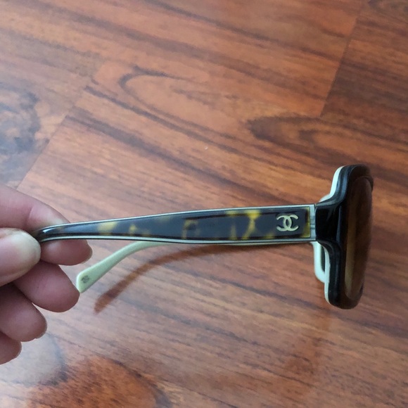 CHANEL Sunglasses - Picture 4 of 12
